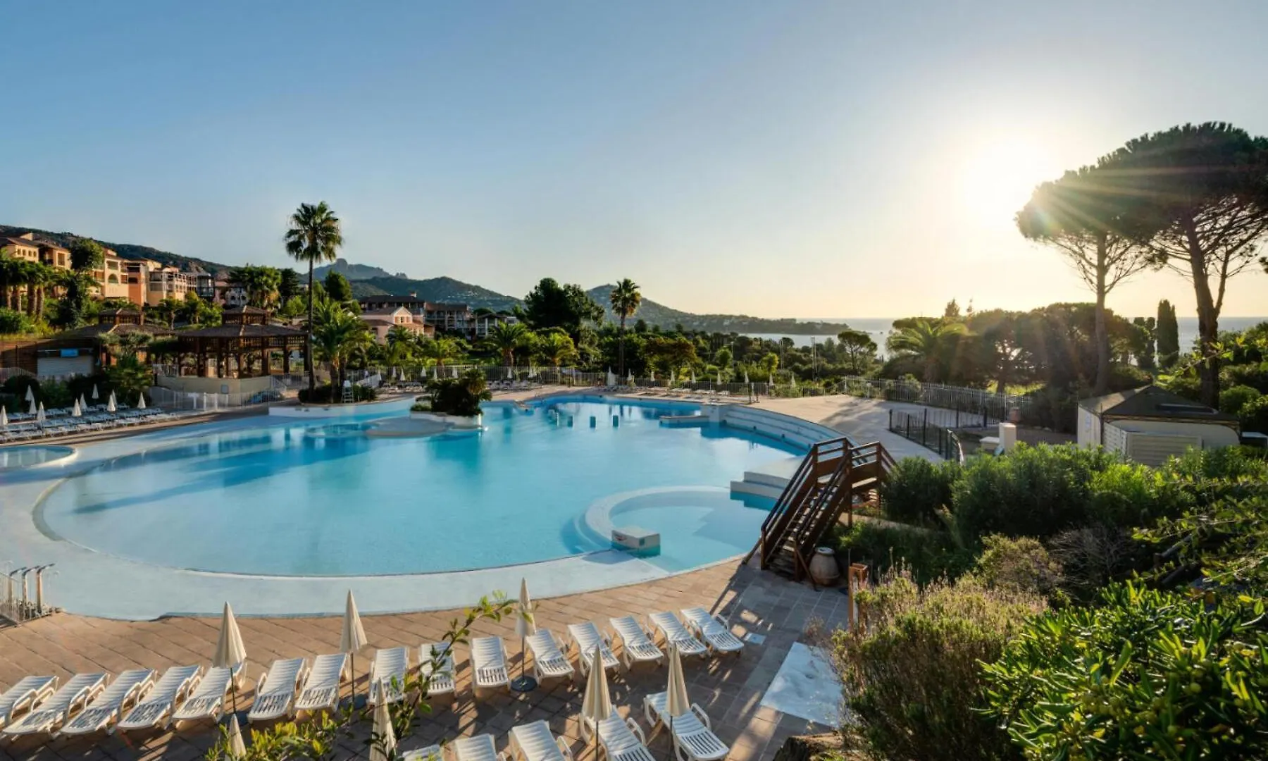 Residence Le Hameau De Cap Esterel - Maeva Home - Appartement Vue Sur La Baie D Agay 2 Pieces 4 Personnes - Prestige - Super Home Mae-9491 Saint-Raphael  0*, Saint-Raphael (Var)